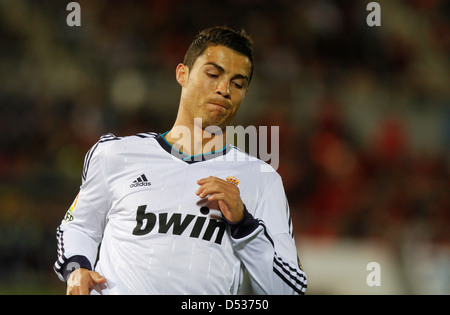 Il Real Madrid è il calciatore Cristiano Ronaldo gesti durante una partita Foto Stock