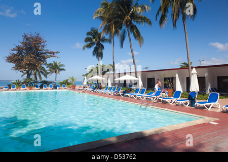 Cuba, Cienfuegos province, Cienfuegos, Punta Gorda, hotel Jagua piscina Foto Stock