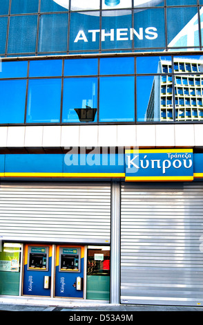 Le filiali della banca di Cipro ( Cipro banca) in Atene, chiuso durante la crisi della crisi del settore bancario Foto Stock
