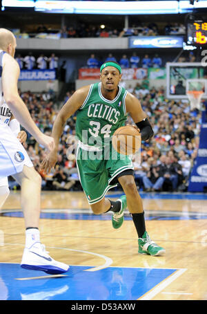 Dallas, Texas, Stati Uniti d'America. Il 22 marzo 2013. Boston Celtics avanti Paul Pierce #34 durante un gioco NBA tra Boston Celtics e Dallas Mavericks presso l'American Airlines Center di Dallas Dallas sconfitto Boston 104-94. Credito: Cal Sport Media / Alamy Live News Foto Stock