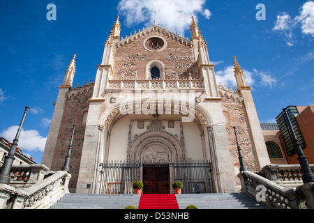 Madrid - facciata ovest della chiesa gotica di San Jeronimo el Real Foto Stock