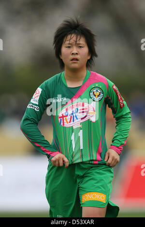 Yuka Momiki (Beleza), 23 marzo 2013 - Calcio /Soccer : Plenus Nadeshiko League 2013 tra NTV Beleza 2-0 FC Kibikokusaidaigaku Charme a Ajinomoto Stadium West Campo, Tokyo, Giappone. (Foto di YUTAKA/AFLO SPORT) [1040] Foto Stock