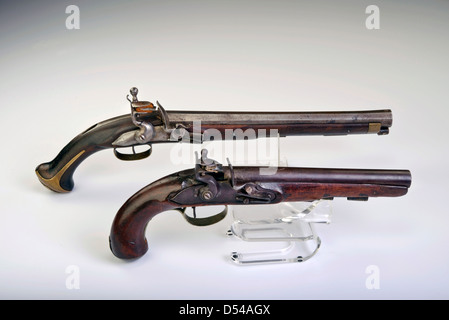 Francese e Inglese flintlock pistols realizzato intorno al 1790. Foto Stock