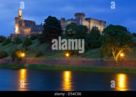 Inverness Castle (courthouse) e Fiume Ness, Inverness, Scotland, Regno Unito Foto Stock