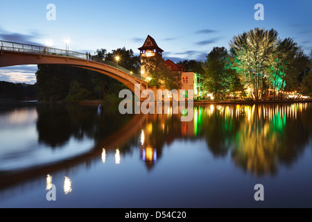 Berlino, Germania, l'isola e la Abteibruecke in Berlino Treptow Park Foto Stock