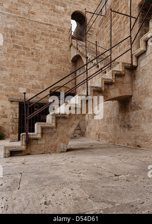 Passi per le merlature della torre di Serranos a Valencia Foto Stock