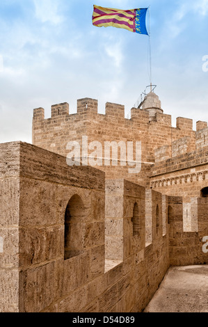 Le merlature delle Torres de Serranos a Valencia Foto Stock