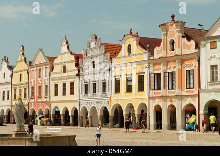Case barocche sulla piazza del mercato, Telc, Repubblica Ceca Foto Stock