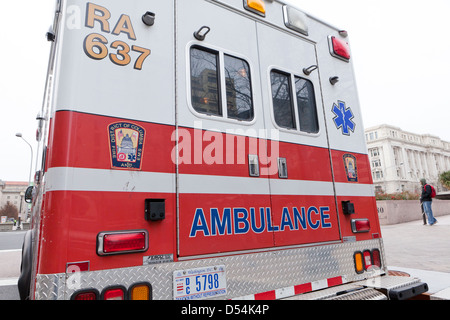 Ambulanza vista posteriore - USA Foto Stock