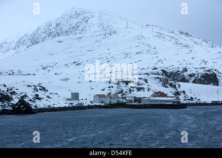 I servizi nautici e la costruzione del porto di Molo havoysund finnmark Norvegia europa Foto Stock