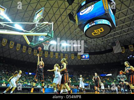 Marzo 24, 2013 - Waco, TX, Stati Uniti - Marzo 24, 2013..Princeton guard Michelle Miller #34 durante il primo round di NCAA femminile di pallacanestro di torneo regionale al centro di Ferrell a Waco, TX. Stato della Florida sconfitta Princeton 60-44 di anticipo per il secondo round del Torneo. Foto Stock