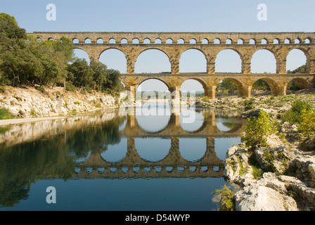 Pont du Gard, Nimes, Languedoc, Francia Foto Stock