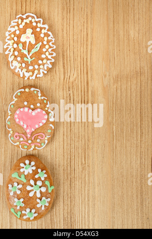 Pasqua gingerbreads raccolta su sfondo di legno Foto Stock