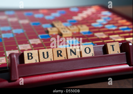 Amburgo, Germania, Scrabble lettere formano la parola Burno T Foto Stock