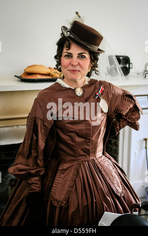 Una guida femmina dà un tour che parla del Gamble Plantation mansion in Ellenton Florida Foto Stock