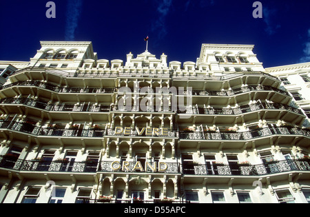 Facciata del Grand Hotel sul lungomare di Brighton, East Sussex, Regno Unito. Foto Stock