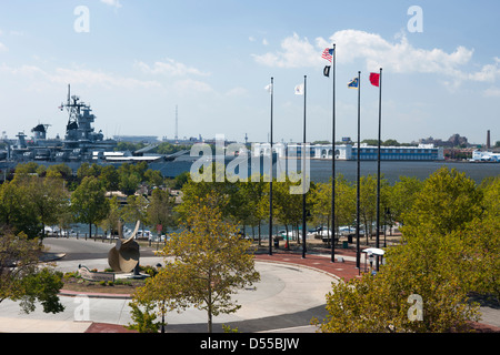 Corazzata NEW JERSEY MUSEUM WATERFRONT CAMDEN NEW JERSEY USA Foto Stock