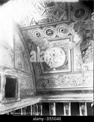 Pompei: dettagli in stucco. Bagni del Forum, Pompei. Foto Stock