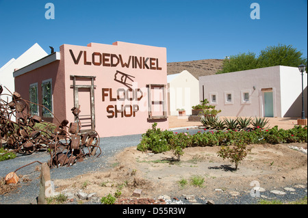 L'Alluvione negozio che vende prodotti realizzati da flood in legno Laingsburg nella regione di Karoo del Sud Africa famosa cittadina Foto Stock