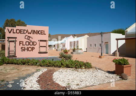 L'Alluvione negozio che vende prodotti realizzati da flood in legno Laingsburg nella regione di Karoo del Sud Africa famosa cittadina Foto Stock