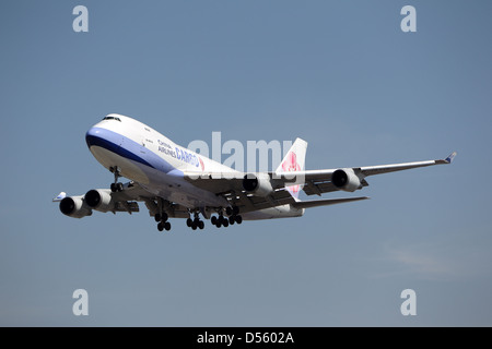 LOS ANGELES, CALIFORNIA, STATI UNITI D'America - 21 Marzo 2013 - China Airlines Cargo Boeing 747-409F atterra all'Aeroporto di Los Angeles Foto Stock