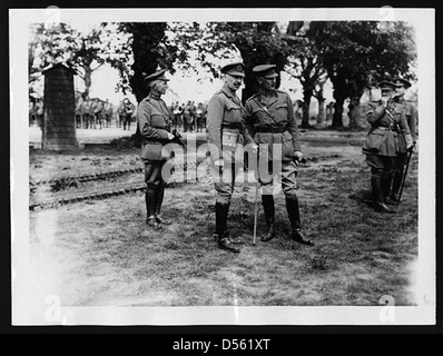 Il principe Alessandro di Teck e un esercito ufficiale del personale Foto Stock