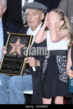 Dennis Hopper e sua figlia Galen Grier tramoggia la cerimonia Dennis Hopper la stella sulla Hollywood Walk of Fame a Los Angeles, Stati Uniti d'America, 26 marzo 2010. Foto: Hubert Boesl Foto Stock
