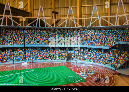 Basingstoke, UK. 26 marzo, 2013. LEGO Mania al Museo pietre miliari Basingstoke corre dal 26 febbraio al 14 aprile. Sul display è una replica di LEGO dello stadio dalle Olimpiadi di Londra 2012 Foto Stock