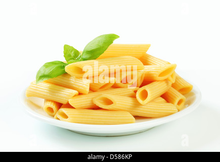 Porzione di cuocere la pasta penne Foto Stock