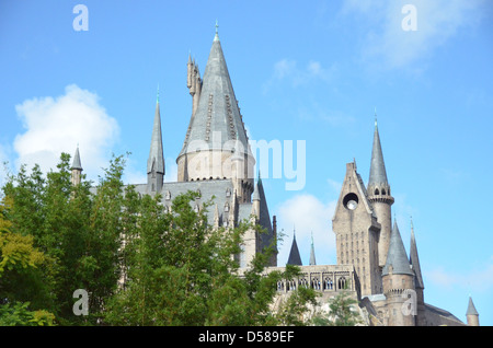 Vista Dell'angolo Di Base Del Castello Di Hogwarts Da Harry Potter Alle  Isole Dell'avventura a Orlando Usa. Immagine Editoriale - Immagine di  fortezza, intrattenimento: 201654425