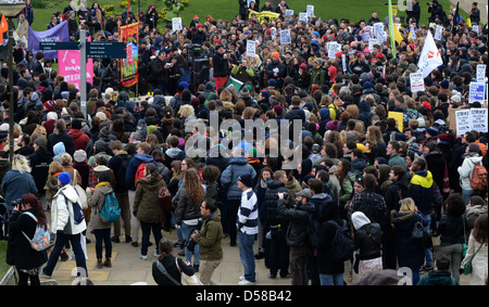 1.000 studenti protestavano a Sussex University, Falmer, Brighton East Sussex, Regno Unito. Foto Stock