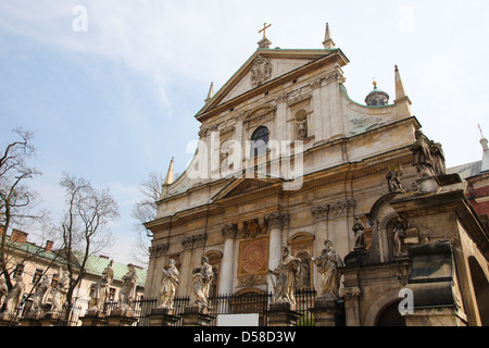 La Chiesa dei Santi Pietro e Paolo nel quartiere del centro storico di Cracovia in Polonia Foto Stock