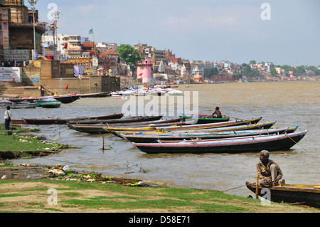 Vista del fiume Gange a Varanasi Foto Stock