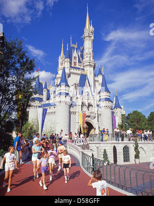 Cenerentola il castello, il Magic Kingdom, Walt Disney World, a Orlando, Florida, Stati Uniti d'America Foto Stock