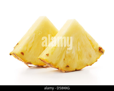 Due fette di ananas isolato su bianco Foto Stock