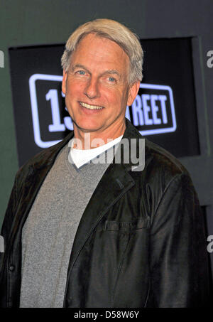 Noi attore Mark Harmon sorrisi a un photocall a Monaco di Baviera, Germania, il 25 maggio 2010. Harmon promuove la sua serie televisiva "Marina" CIS per i canali televisivi Sat.1 e Sky. Sky canale 13th Street si trasmettono le prime tre stagioni in una maratona per tre fine settimana consecutivi a partire dal 12 giugno 2010. Sat.1 verrà trasmesso a doppia funzionalità della sesta stagione di domenica, 20.15 da 1 Foto Stock