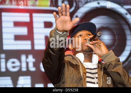 Berlino, Germania. Il 26 marzo 2013. Noi rapper Curtis James Jackson III alias "50 Cent" arriva a Berlino per una sessione di autografi.Credit: dpa picture alliance / Alamy Live News Foto Stock