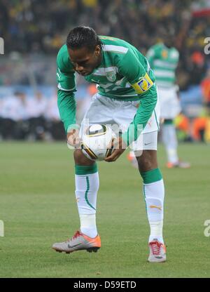 La Costa d Avorio è Didier Drogba durante la Coppa del Mondo FIFA 2010 Gruppo G match tra Brasile e Costa d Avorio al Soccer City Stadium di Johannesburg, Sud Africa 20 Giugno 2010. Foto: Achim Scheidemann dpa - Si prega di fare riferimento a http://dpaq.de/FIFA-WM2010-TC Foto Stock