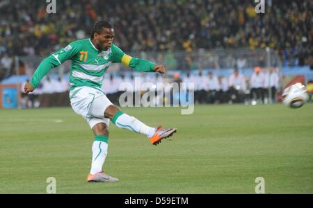 La Costa d Avorio è Didier Drogba durante la Coppa del Mondo FIFA 2010 Gruppo G match tra Brasile e Costa d Avorio al Soccer City Stadium di Johannesburg, Sud Africa 20 Giugno 2010. Foto: Achim Scheidemann dpa - Si prega di fare riferimento a http://dpaq.de/FIFA-WM2010-TC Foto Stock