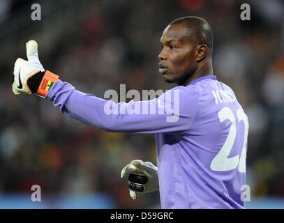 Il Ghana è il portiere Richard Kingson gesti durante la Coppa del Mondo FIFA 2010 GRUPPO D match tra Ghana e Germania Al Soccer City di Johannesburg, Sud Africa 23 Giugno 2010. Foto: Marcus Brandt dpa - Si prega di fare riferimento a http://dpaq.de/FIFA-WM2010-TC Foto Stock