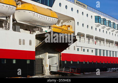 Trasporto del carico del veicolo bay nave hurtigruten midnatsol mv ormeggiato a kirkenes finnmark Norvegia europa Foto Stock