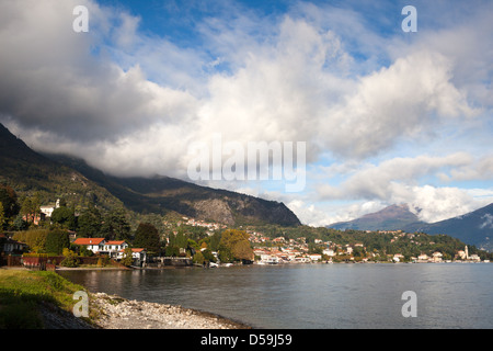 Vista sul lago di Como al Waterfront, Italia Foto Stock