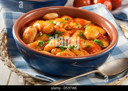 Gigantes plaki grandi bianchi fagioli in salsa di pomodoro Grecia Alimenti Foto Stock