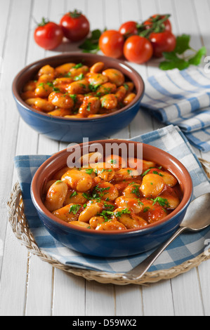 Gigantes plaki grandi bianchi fagioli in salsa di pomodoro Grecia Alimenti Foto Stock