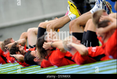 Bundesliga tedesca club Eintracht Frankfurt di Halil ALTINTOP come il team inizia la sua formazione a Francoforte sul Meno, Germania, 05 luglio 2010. Foto: Marius Becker Foto Stock