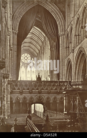 La cattedrale di Glasgow. Coro, guardando ad ovest (interno) Foto Stock