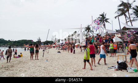 La mattina dopo tutta la notte Full Moon Party a Koh Phangan di Thailandia, 2011. Foto Stock