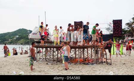 La mattina dopo tutta la notte Full Moon Party a Koh Phangan di Thailandia, 2011. Foto Stock