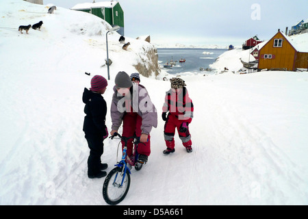 I bambini in Groenlandia in Groenlandia occidentale, Groenlandia Foto Stock