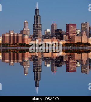 WILLIS (Sears Tower) (©grattacieli Skidmore Owings & Merril 1973) Lake Shore SKYLINE DOWNTOWN CHICAGO ILLINOIS USA Foto Stock